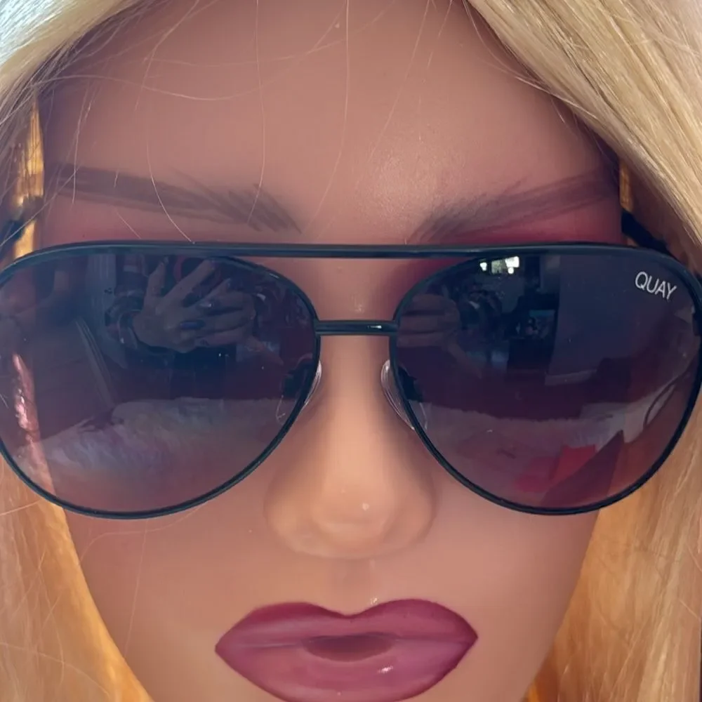 Quay Vivvienne mini sunglasses